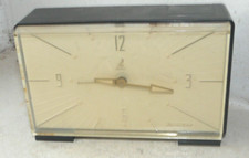 JAZ REVEIL A PILE ANCIEN EN MATIERE PLASTIQUE VERS 1970