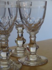 BACCARAT 1 ANCIEN PETIT VERRES A LIQUEUR CRISTAL MODELE CHAUNY  8,5 cm
