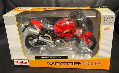 Jouet moto moulé - , sous