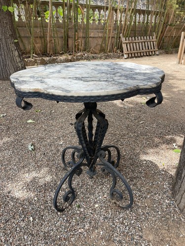Table moderniste fer forgé - moderniste.,
