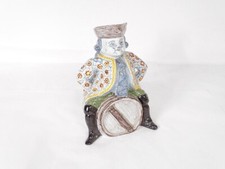 Pichet Jacquot faïence de Delft signature griffe homme tonneau XIXè 