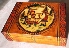 Boite coffret bois gravé peint verni 23,5 x 16,8 cm déco fait main vintage NEUF