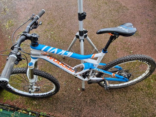 Magnifique vtt tout - tout, carbone