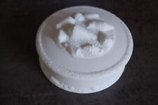 ancienne boite en biscuit Limoges , coquillage , bonbonnière, boite à bijoux