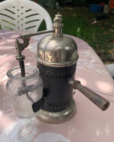 Ancien pulverisateur parisien