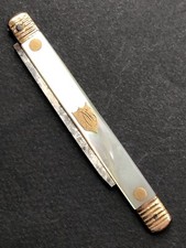RARE ancien PETIT COUTEAU PLIANT XIXe NACRE et OR écusson gravé AM à restaurer