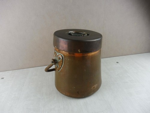 Rare ancien grand chaudron - , /