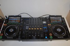 Pioneer DJ CDJ-3000 Pair and