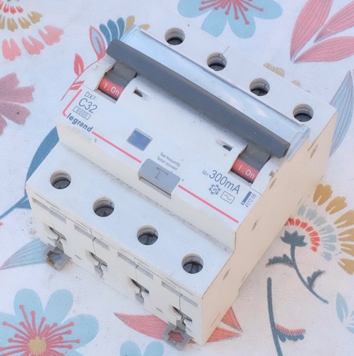 Legrand 4112 disjoncteur - 08,