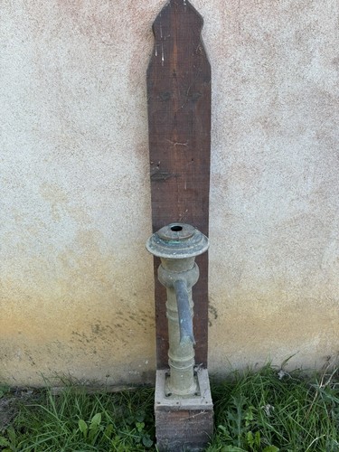 Pompe eau manuelle - eau, ancienne