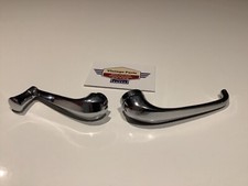 Poignée de porte et manivelle de leve vitre