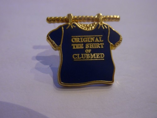 Pin club med - club, (doré