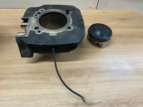 Cylindre piston arriere - un,