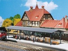 FALLER Quai de gare - N 1/160