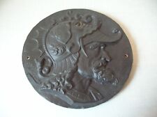 Médaillon en terre cuite