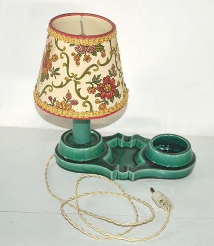 Ancienne lampe poser - à,