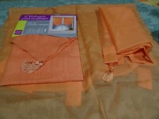 orange  neufs =2paires de rideaux voilages  ,pompons==== sans repassage 
