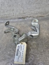 Charniere de porte avant