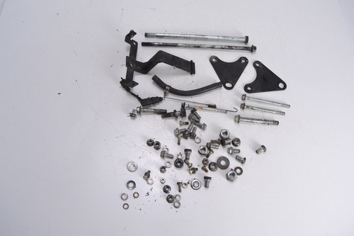 écrous boulons supports - et,