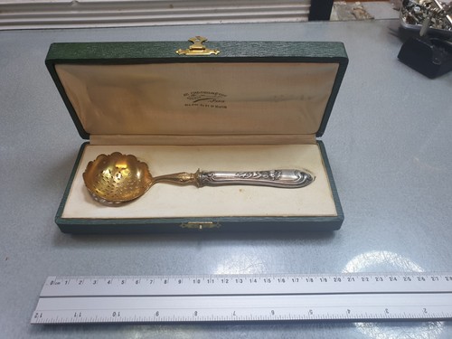 Cuillère soupoudrer avec - cuillère,