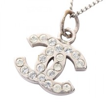 Collier pendentif marque