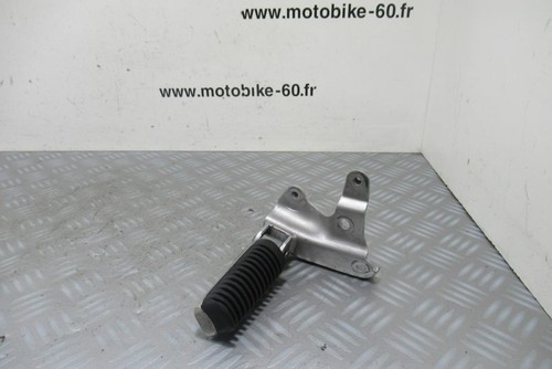 Repose pied arriere droit