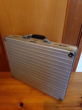 Mallette argentée RIMOWA