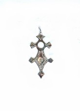 Collier pendentif croix