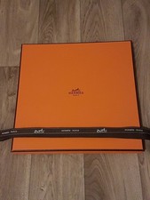 HERMÈS CARRÉ BOÎTE,PAPIER DE SOIE, RUBAN POUR FOULARD,  ÉCHARPES 24/24/2
