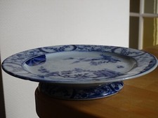 CREIL MONTEREAU FAIENCE 1 ANCIENNE ASSIETTE A DOUCEURS SUR PIEDOUCHE MOD JAPON