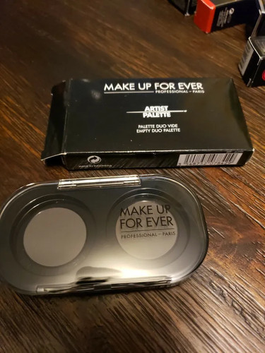 Make for ever artist - up,