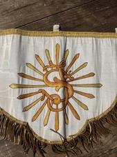 Devant D'Autel Linge Sacré