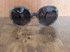 LUNETTES DE SOLEIL OVALES VINTAGE BURBERRY 4239 EN ACÉTATE FABRIQUÉES EN ITALIE