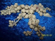 Beaux et anciens pompons en