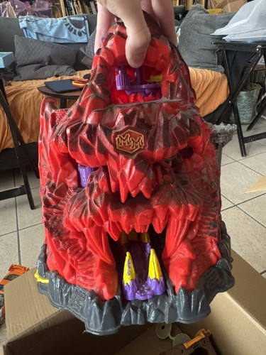 Mighty max trapped - max, in