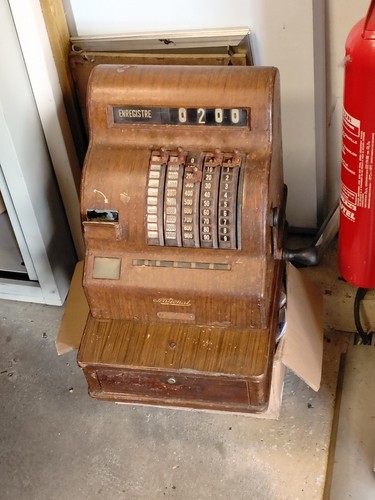 Ancienne caisse enregistreuse - ancienne,