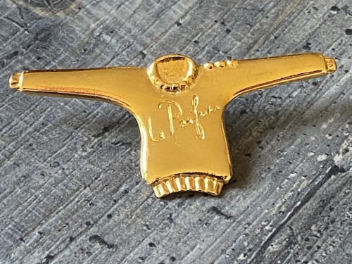 Pins pin badge - pin’s,