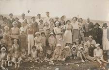 Carte-photo CPA-Plage du Calvados: Concours de plage-Groupe enfants, famille -2