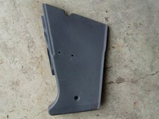 garniture plastique intérieur pied de porte  avant gauche peugeot 205 AN 1986