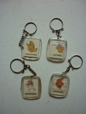 UDERZO  ASTERIX / SERIE DE 4  PORTE  CLEF POUR SOLEL   / ANNEES 60  