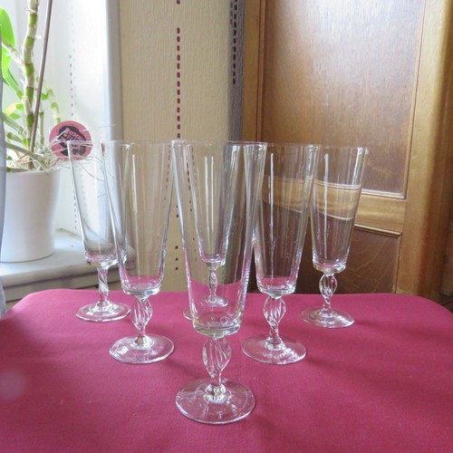 Flutes champagne en - a,
