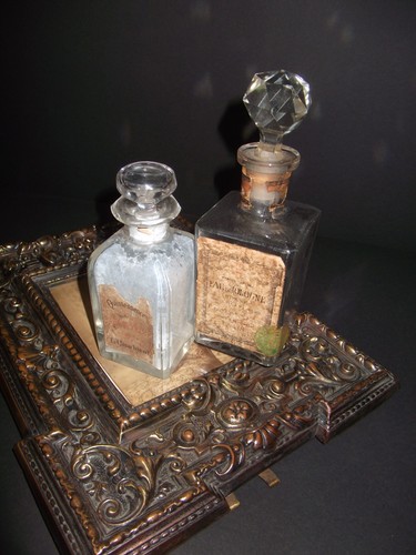 Bouteilles parfum - 2, de