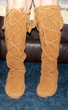 Sz9 MINNETONKA Leather