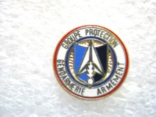 RARE ANCIEN PINS GENDARMERIE LE GPA GROUPE PROTECTION ARMEMENT FAB. BOUSSEMART