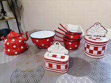Set of French enamelled tole (pans, salad bowl, salt box, ...)