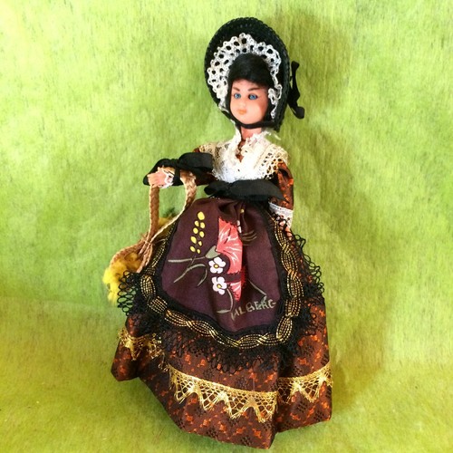 Poupée folklorique - poupée,