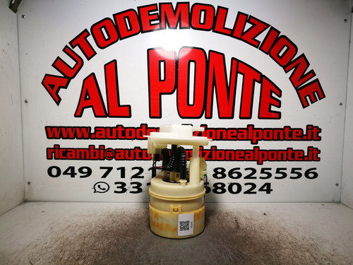 Pompe essence avec - à,