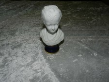 Ancien buste d'enfant biscuit Capodimonte sur piédouche en porcelaine bleu nuit