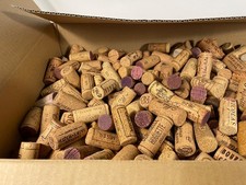Lot de 700 Bouchons de Vin en Liège (N2)