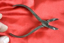 Très petite pince coupante